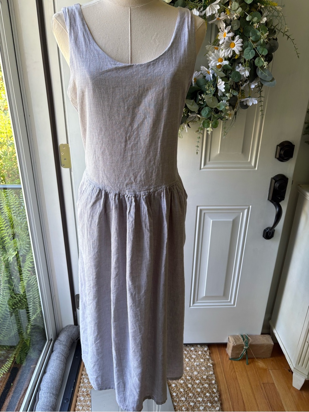 Trovata Light Gray Sleeveless Linen-Blend Maxi Dress